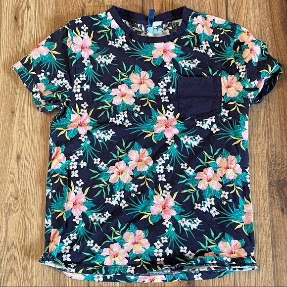 T-shirt - Picture 1 of 3